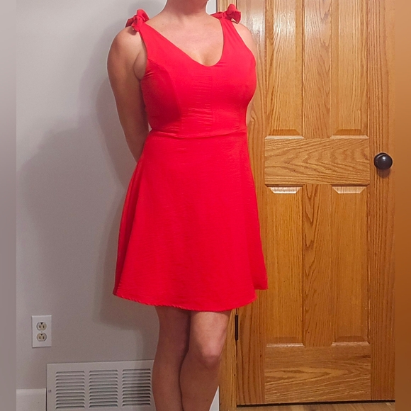 Altar'd State Deep V Tie Top Dress Size Medium - Picture 4 of 9